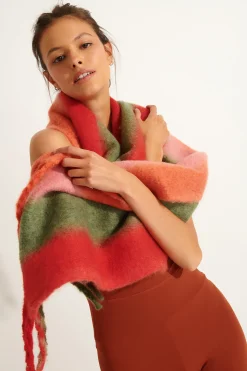 Echarpes et foulards Rouge FELLOWS TRESCOT