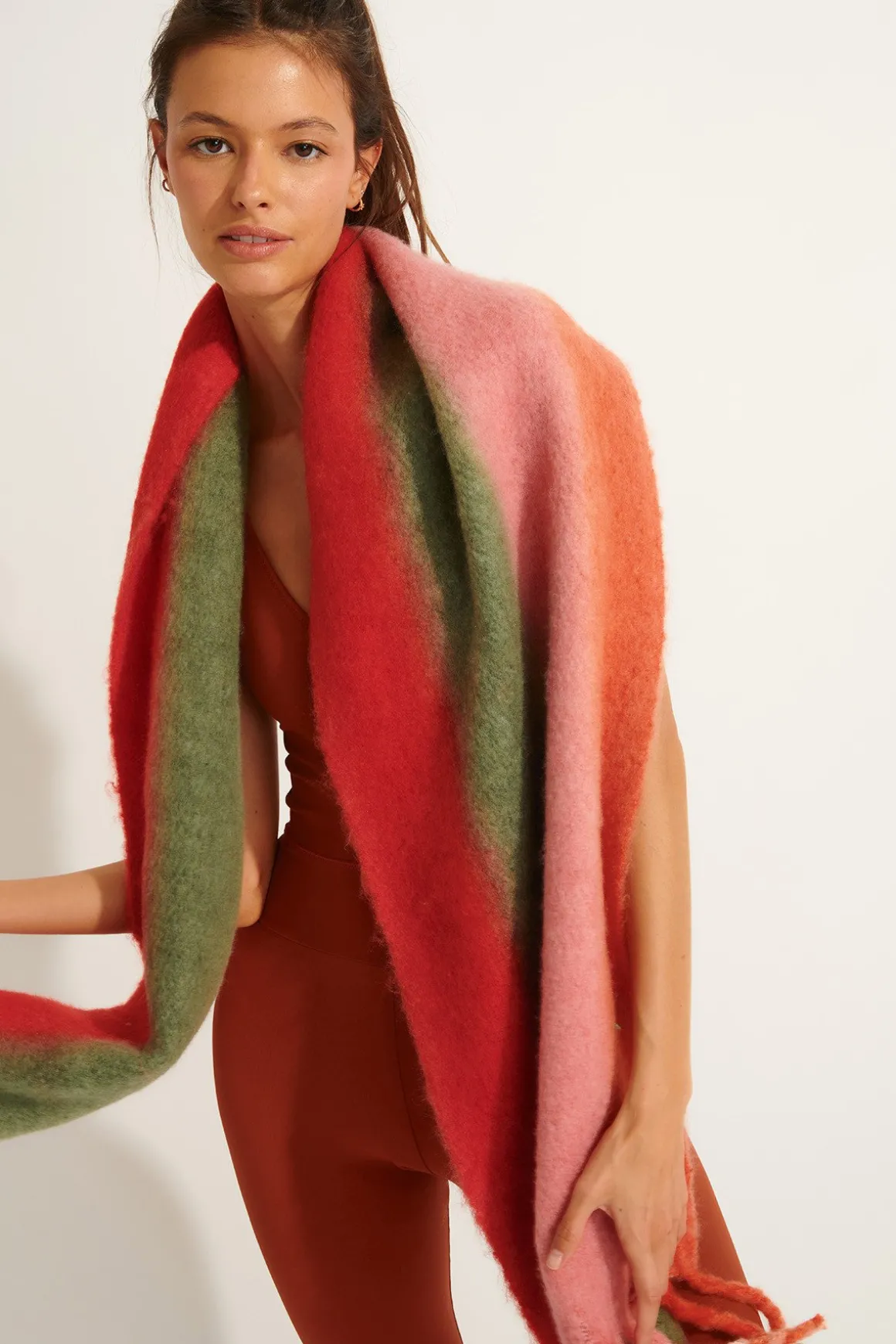 Echarpes et foulards Rouge FELLOWS TRESCOT