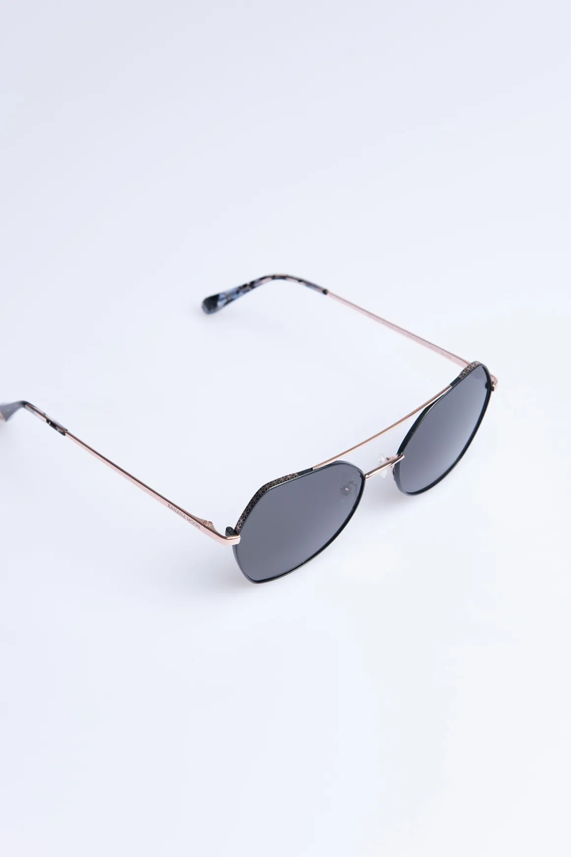 LUNETTES Noir Lunettes de soleil papillonnante - BM210P02